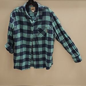 NWOT: Womens- Field and Stream- Long Sleeve Flannel Button up Shirt-size:(3XL)